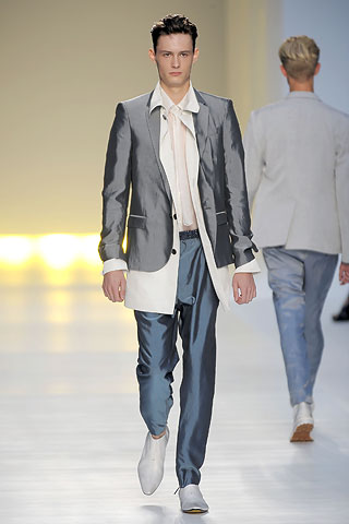 Costume National / - 2009